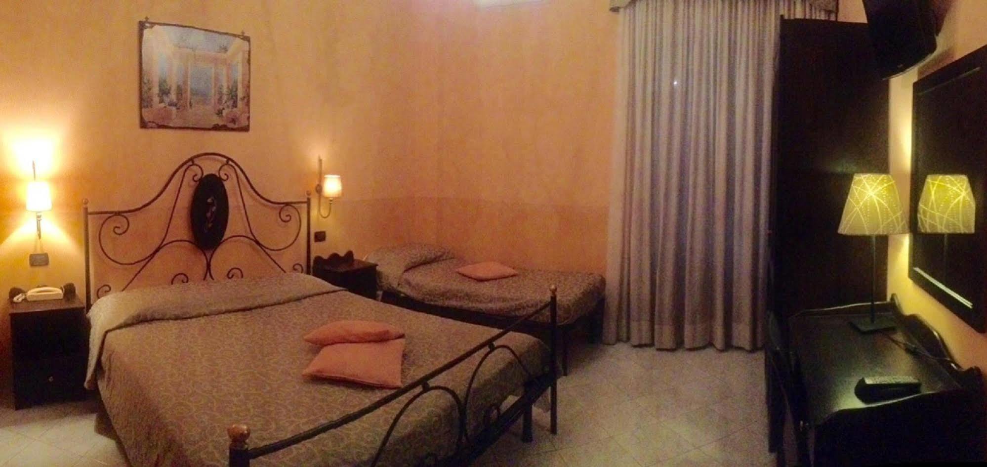 Hotel Degli Amici Pompei Luaran gambar